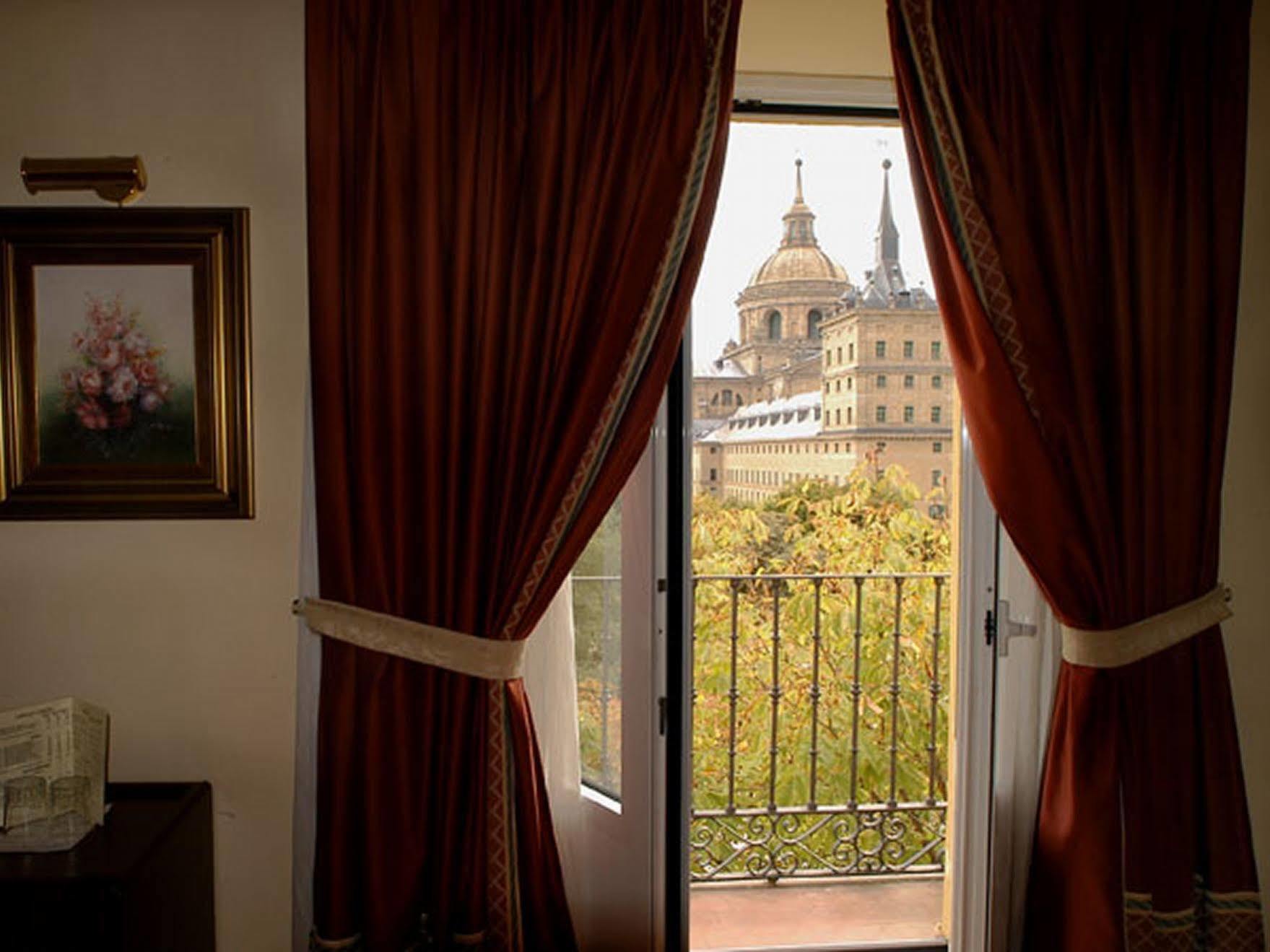 Hotel Florida San Lorenzo de El Escorial Extérieur photo